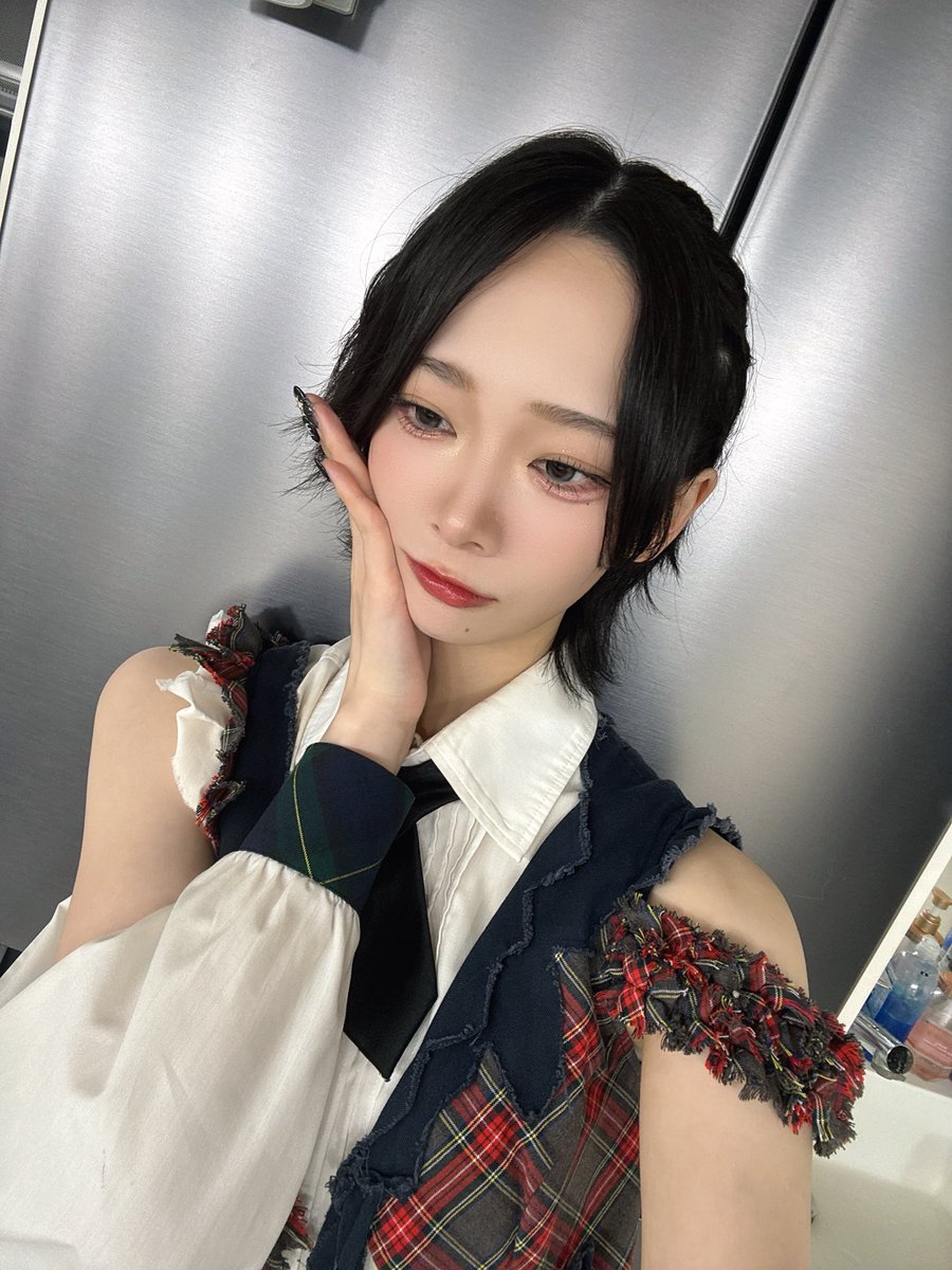 kohina_narita's tweet photo. 日曜日！みんななにする予定？？
雨だけど1日笑顔で一緒に過ごそう😽🖤 https://t.co/JBHeaNguTb