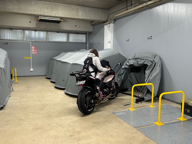 trunk_sunly's tweet photo. 雨の日に屋内型の
#バイクガレージ https://t.co/vA9BvhqWLF