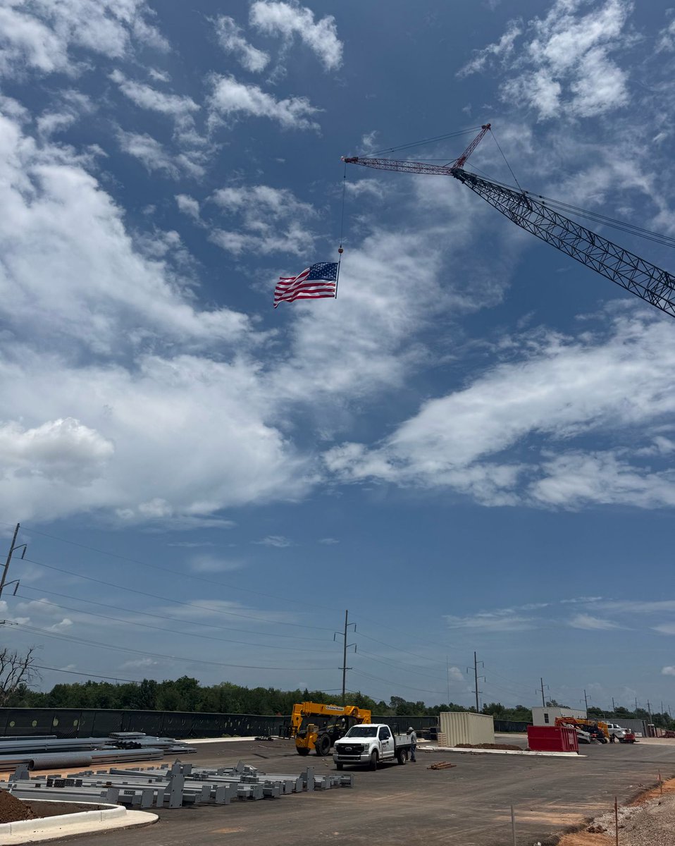buildwithlingo's tweet photo. Have a happy and safe Independence Day from all of us at Lingo! #buildwithlingo https://t.co/IPQVJk770w