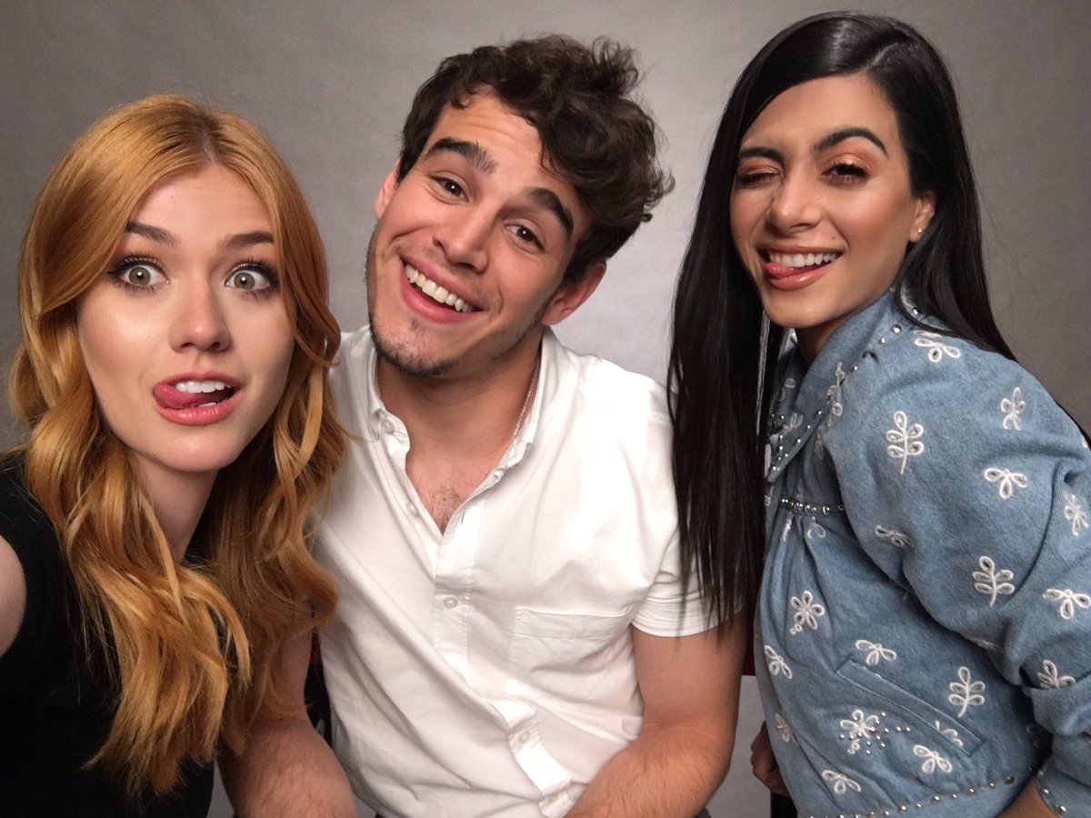 Pandoro77's tweet photo. #Shadowhunters #SaveShadowhunters
#ReturnToTheShadows https://t.co/Qv9S0ou9UW