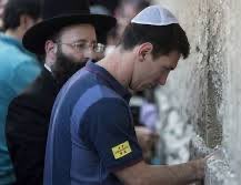 itsrenny8's tweet photo. @Sachinettiyil Messi the catholic?? Lmfao https://t.co/VYI82E712a