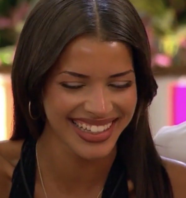 brnacctxo's tweet photo. Their reactions to Carl choosing to couple up with Aniya 🥹. I love friendship island! https://t.co/6hLaSLaCE5