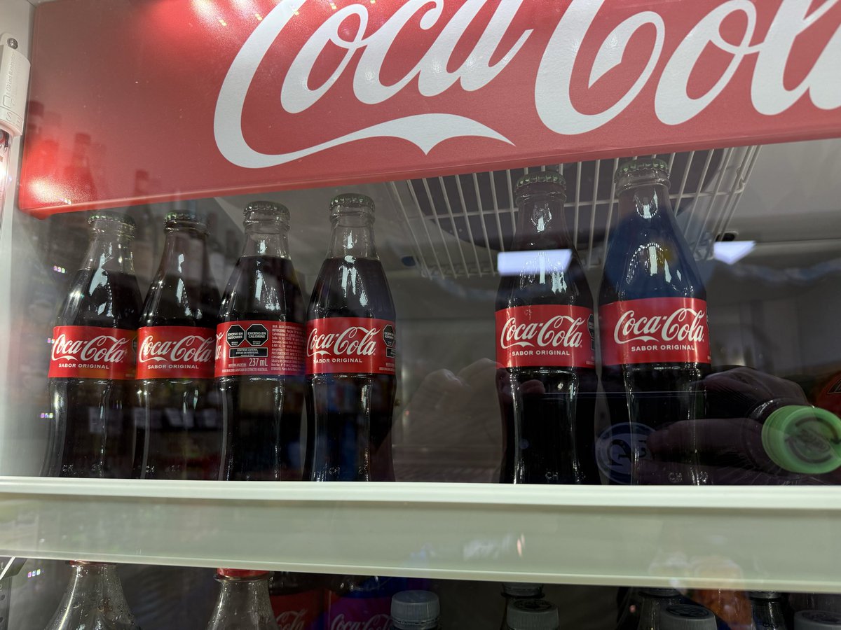 _SebaOrtega's tweet photo. Pregunta para los que toman @CocaCola , esto es normal ?, Miren los niveles… https://t.co/rpjMlzd9qV