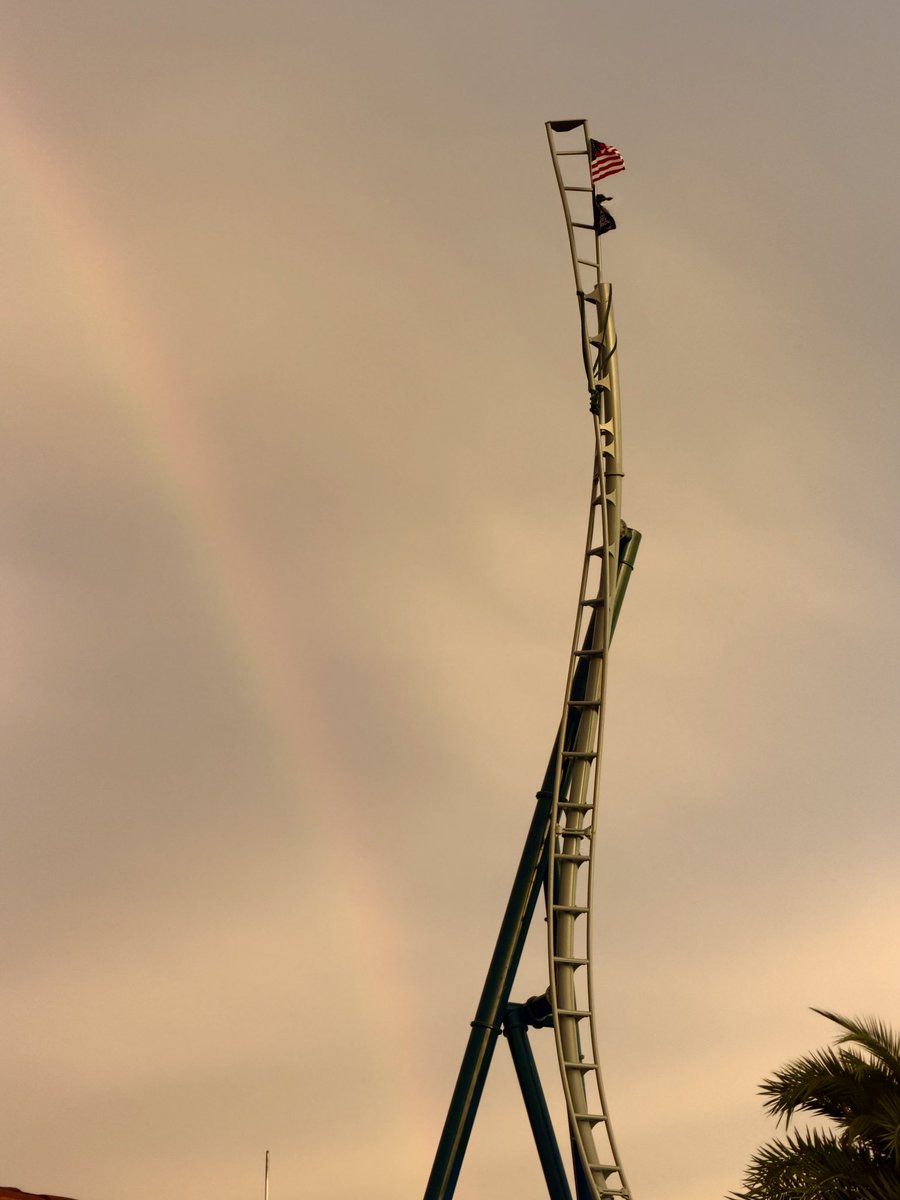 coasterstudios's tweet photo. What’s at the end of the rainbow? Fast and Furious Hollywood Drift! https://t.co/LIhpxNRdnT