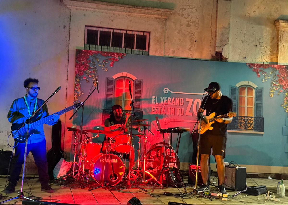 TurismoRD's tweet photo. ¡Pero esto no termina aquí! MACHÉ MACHÉ nos trae salsa para recibir el primer sábado de julio con ritmos caribeños. ¡Nos vemos a las 9:00 pm en el Parque Duarte! 🎉
🗓️Hasta el 30 de agosto.
#DalePaTuCiudadColonial
#Turizoneando #CiudadColonial #TurismoEnCadaRincón https://t.co/dt9qk3BglN