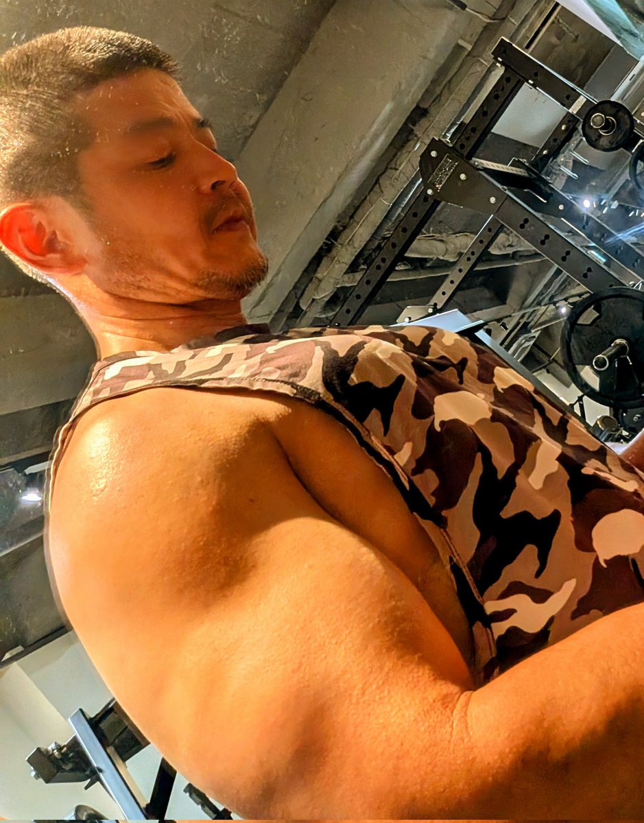 mtk54076113's tweet photo. いつものジムでこっそり写真を撮れる場所がココしかなくって同じ写真になっちゃう…🥴 https://t.co/W7JNmZf3pW