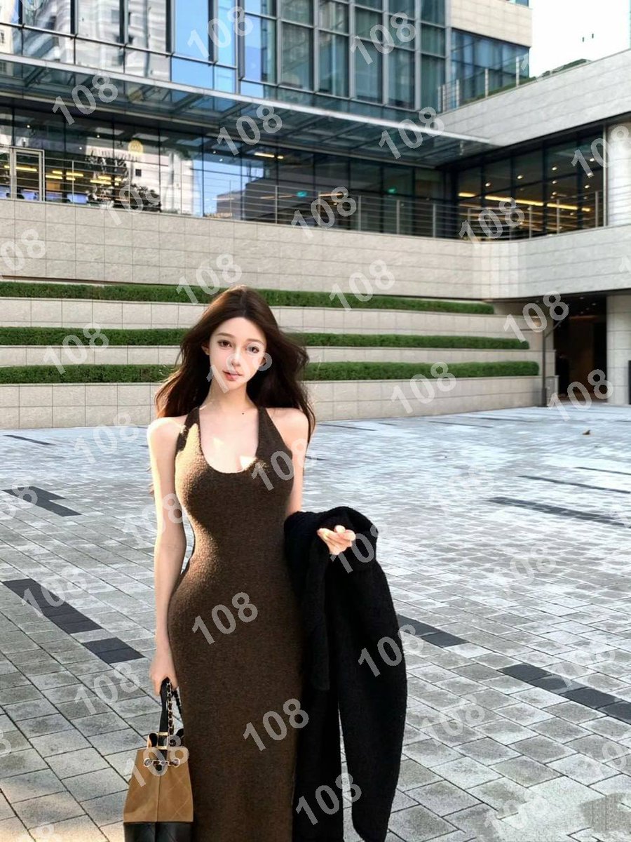 FabiannnM's tweet photo. 👉助理@chunlibey
看上了请截图妹子便客服快速安排
山高路远，看世界，找自己，阅已，悦已，越已。
湛江市霞山区休闲广场
#湛江 https://t.co/eMkHFiw0jm