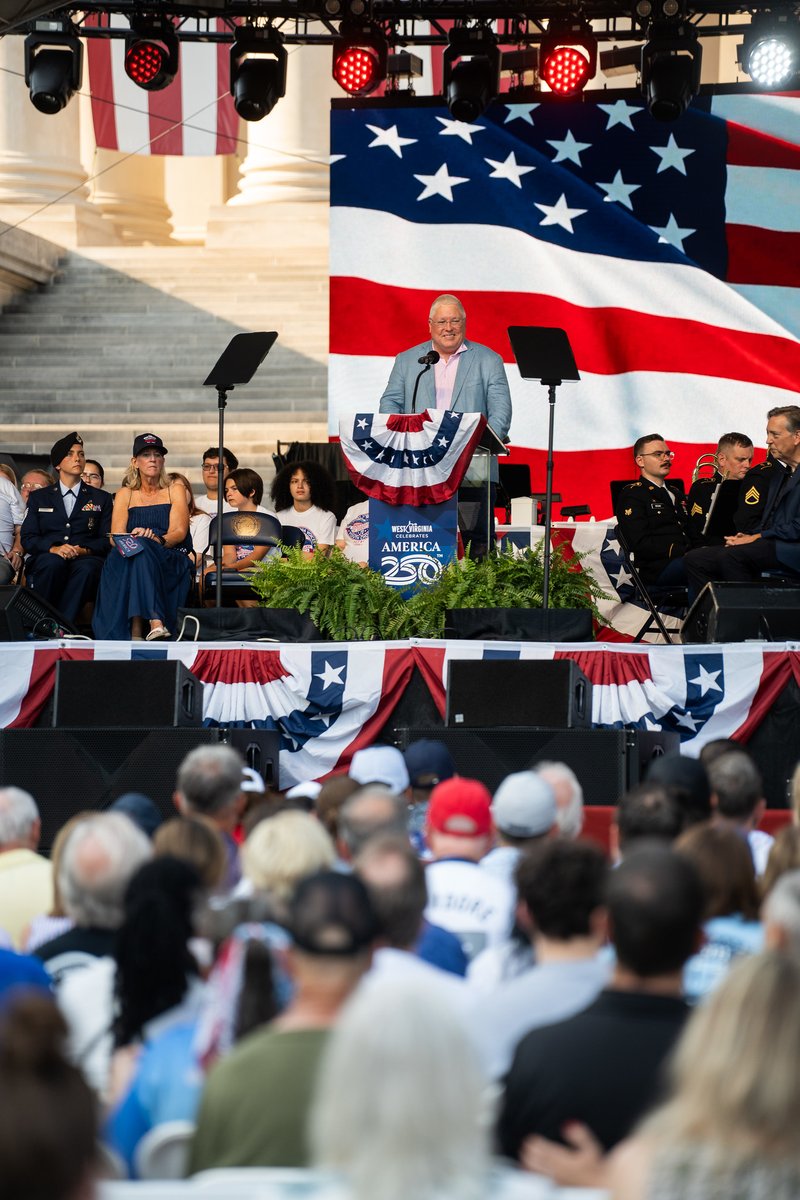 wvgovernor's tweet photo. It was a patriotic crowd at the State Capitol steps today for Governor Patrick Morrisey's #America250 address. From "Country Roads" to honoring our heroes, tonight's celebration reminded everyone why we are proud to call West Virginia home.

https://t.co/3xU4bC5T20 https://t.co/m9u28mQTK0
