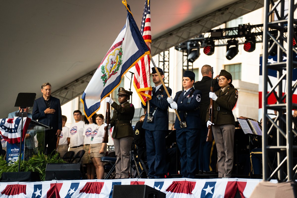 wvgovernor's tweet photo. It was a patriotic crowd at the State Capitol steps today for Governor Patrick Morrisey's #America250 address. From "Country Roads" to honoring our heroes, tonight's celebration reminded everyone why we are proud to call West Virginia home.

https://t.co/3xU4bC5T20 https://t.co/m9u28mQTK0