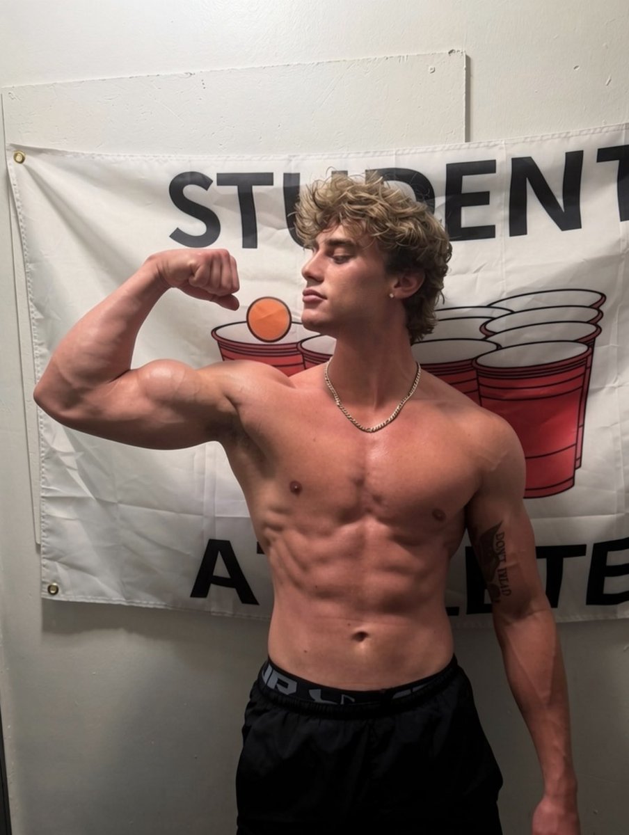 Mastermatt099's tweet photo. Can I train you and drain you? #wp #findom https://t.co/ZQlBfXOl47