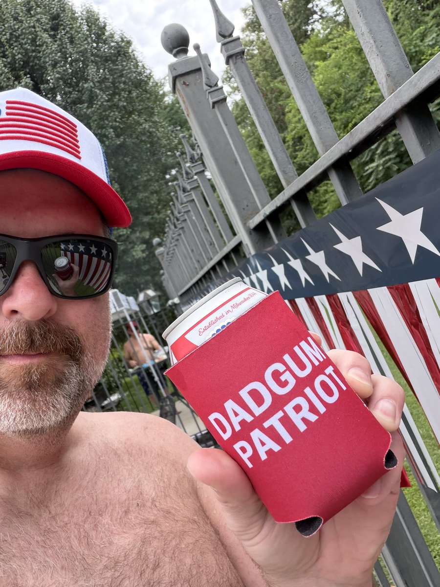 theTruthbetween's tweet photo. I got a new favorite beer cover today, happy 4th of July! Thanks @timburchett https://t.co/doKQkKNwz3