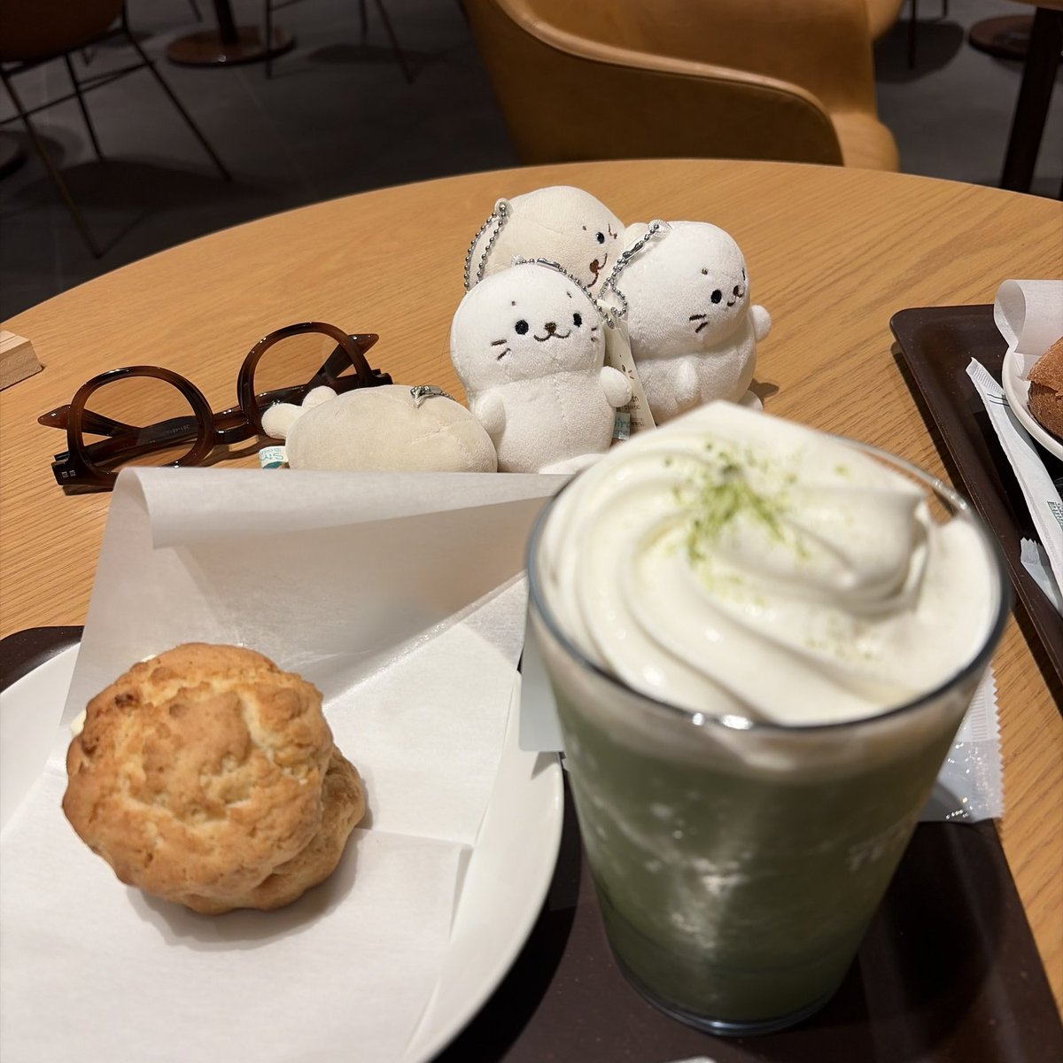 suginyaka0418's tweet photo. 夫とスタバぁッ
しろたんずも連れてきた https://t.co/tGIiCWbR8F