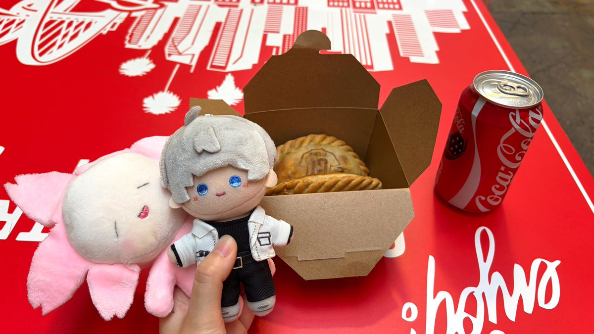 miccheruchan's tweet photo. ロサンゼルスに着きました！
明日はエキスポの恋と深空のブースに行ってきます✨ https://t.co/xjii8Dd2uV