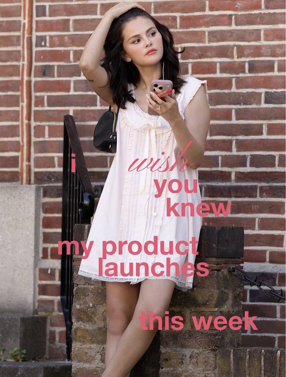 Amandahyi's tweet photo. @selenallostt @loverschiii E o foco nem e o café e sim mostrar a Selena andando como sempre e com o produto https://t.co/foTMEf7LDx
