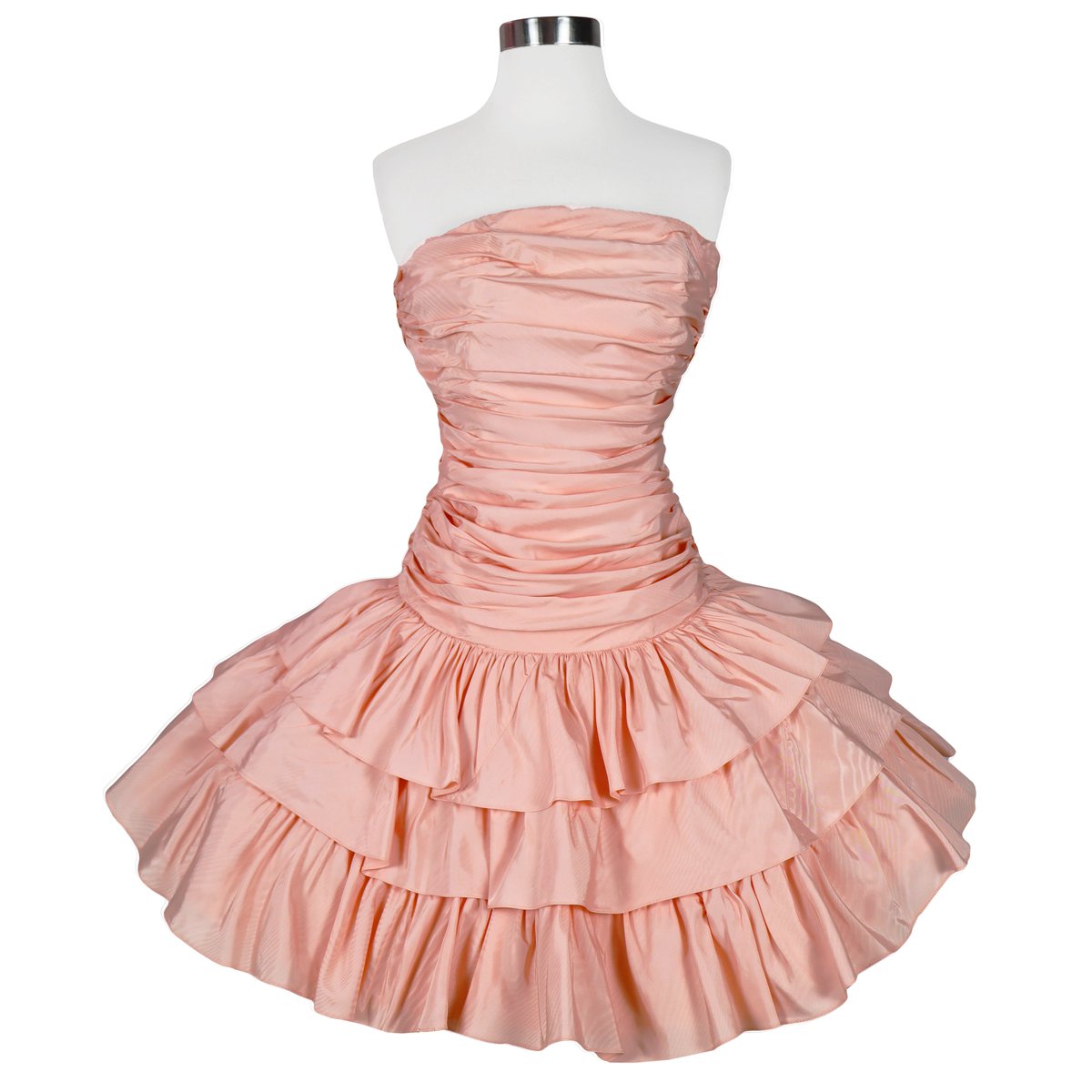 pinupdresses's tweet photo. We're having a 50% off Flash Sale Today only!
https://t.co/PxyE2Xk3zG 
Click in to see beautiful vintage dresses like this: 
Vintage 80s Strapless Light Peach Ruched Tiered Full Circle Skirt Prom Party Dress by pinupdresses 
 https://t.co/B92Ty7884v via @Etsy https://t.co/RObH3np0Xd