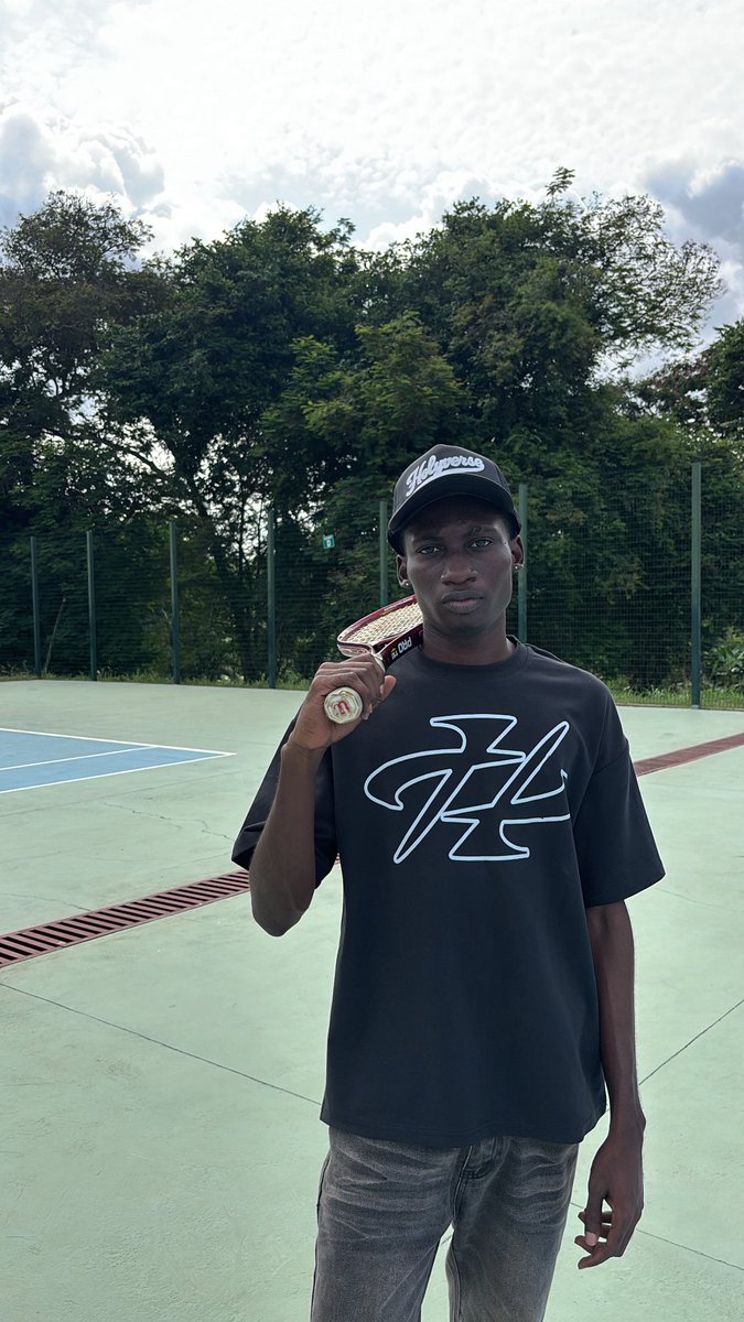 holyverse_'s tweet photo. HOLYVERSE LOGO T-SHIRT https://t.co/9BlQf0IxbY