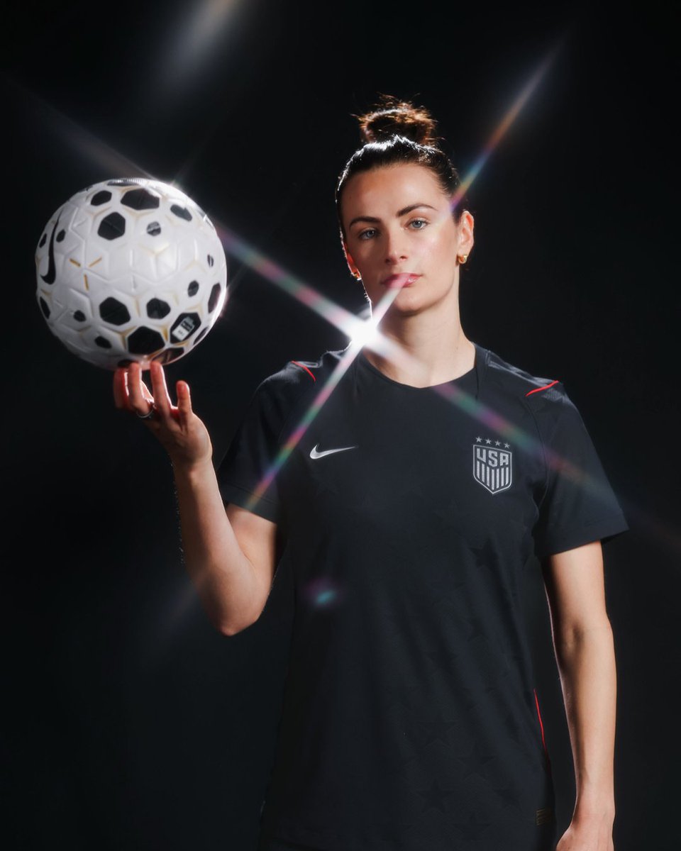 USWNT's tweet photo. Happy Birthday, Emily 🎉 https://t.co/xFoJhMxgpF