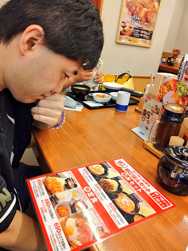 ANDREWTH5's tweet photo. 凛ちゃん生誕前のライブシュミレーションに一切の余念が無いたかちゃん https://t.co/5ByyispGVA