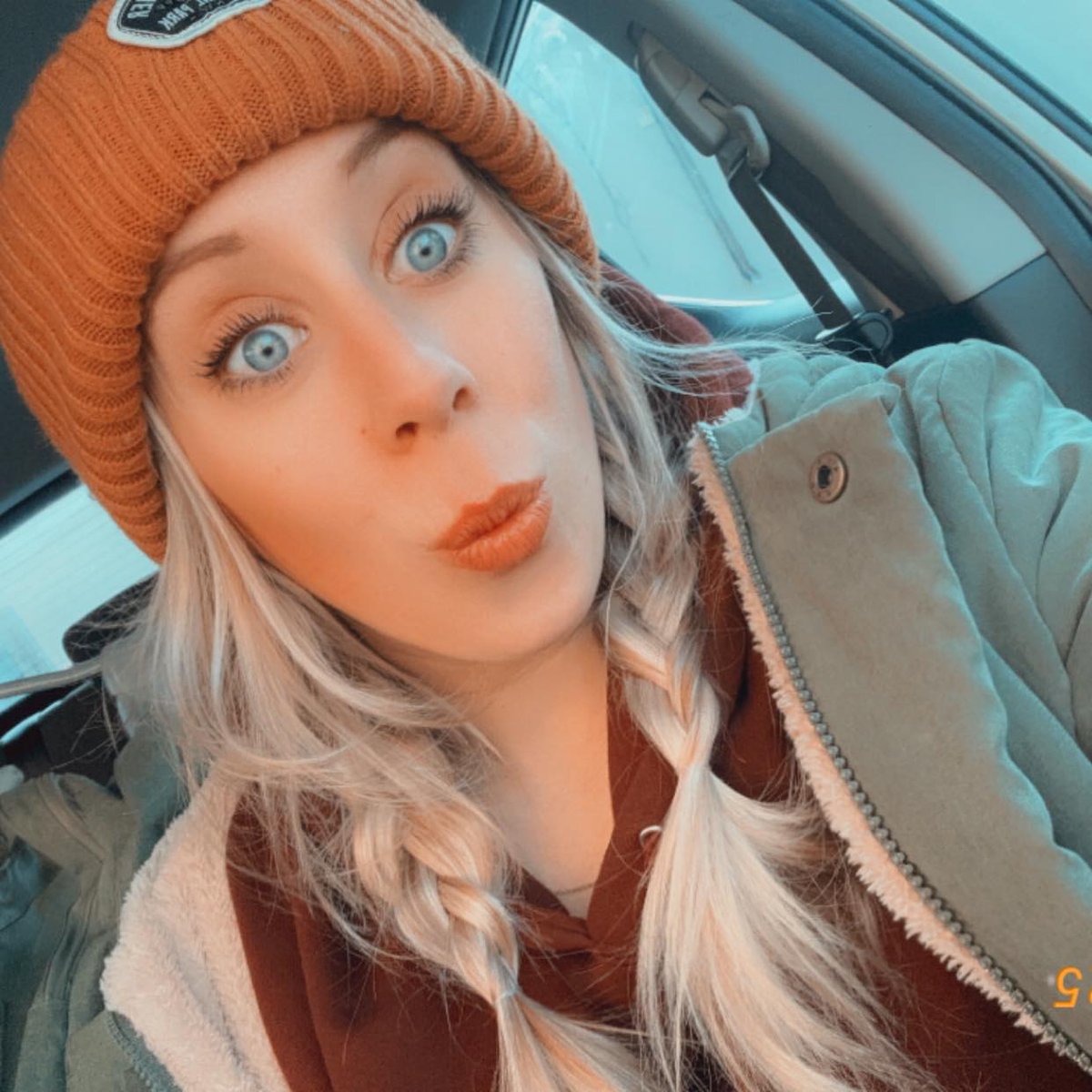 DanaCresh4's tweet photo. @APhelpsman33099 Hi love ur Name , Can we Fuck ? BBC gangbang lots together ? (:  I Can Travel , 30 sub bi , in Beverly Massachusetts here. https://t.co/ttBR5u8I90