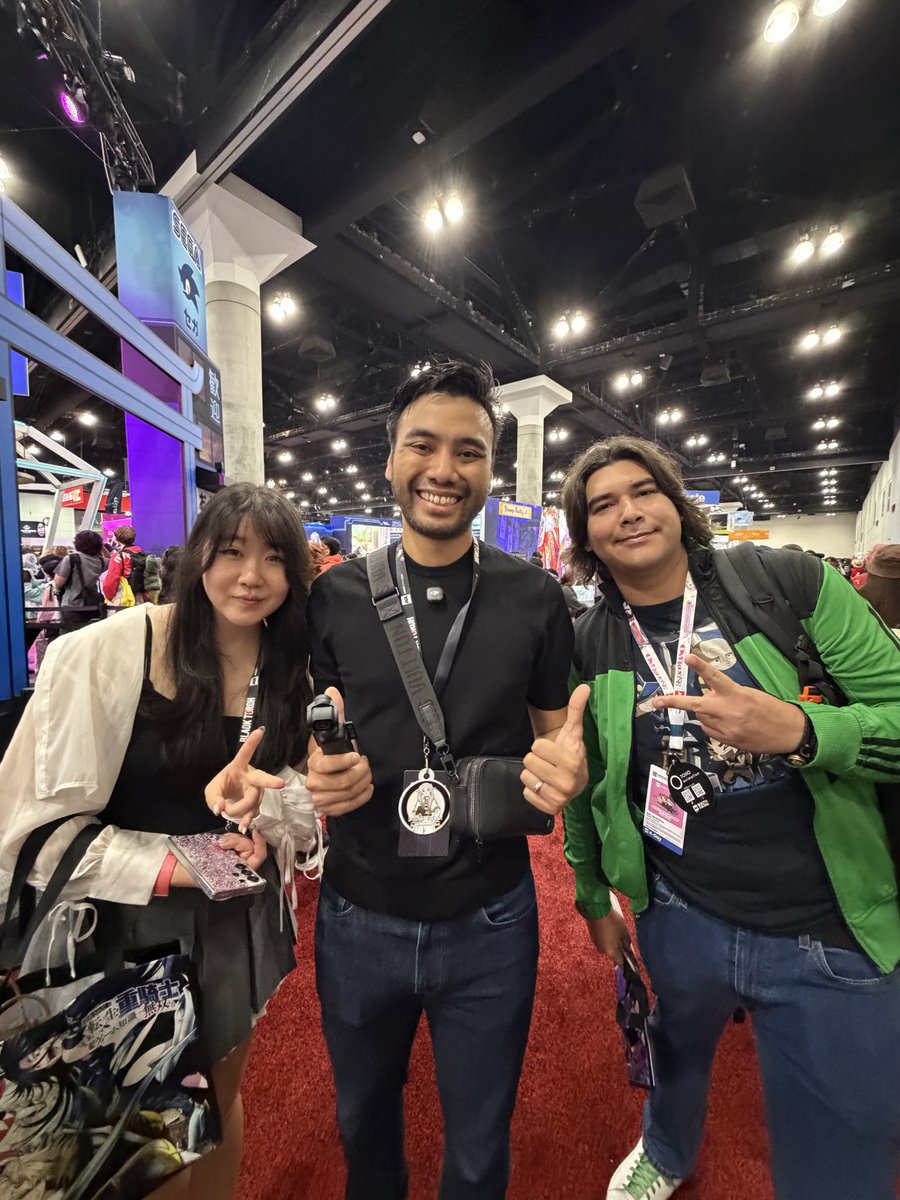 KevinTraverseYT's tweet photo. Always great to meet @giggukaz and @emirichuu. Hope you guys have fun. https://t.co/E5pjJJQpwf