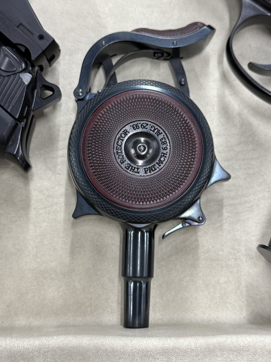 KazuhisaYusa's tweet photo. 設営完了しました

手を触れるのはNG
撮影OKです！

#モデルガンフェア https://t.co/dUrU0iFL0q