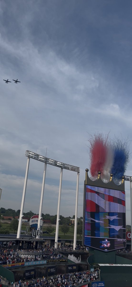 NobodyFetter2's tweet photo. 🇺🇸⚾️ #happy4thofJuly https://t.co/Sw526Gbq9M