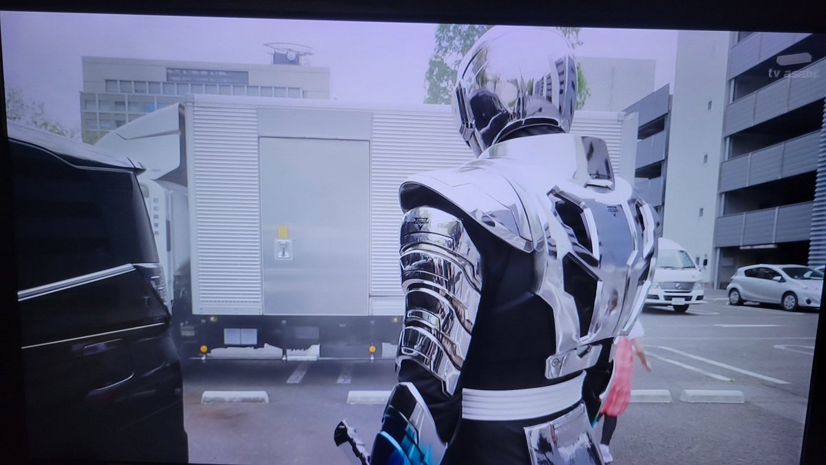 Mutuki2018's tweet photo. お礼からの立ち去りが早い
#nitiasa #超ギャバン https://t.co/TheUXH5kq0