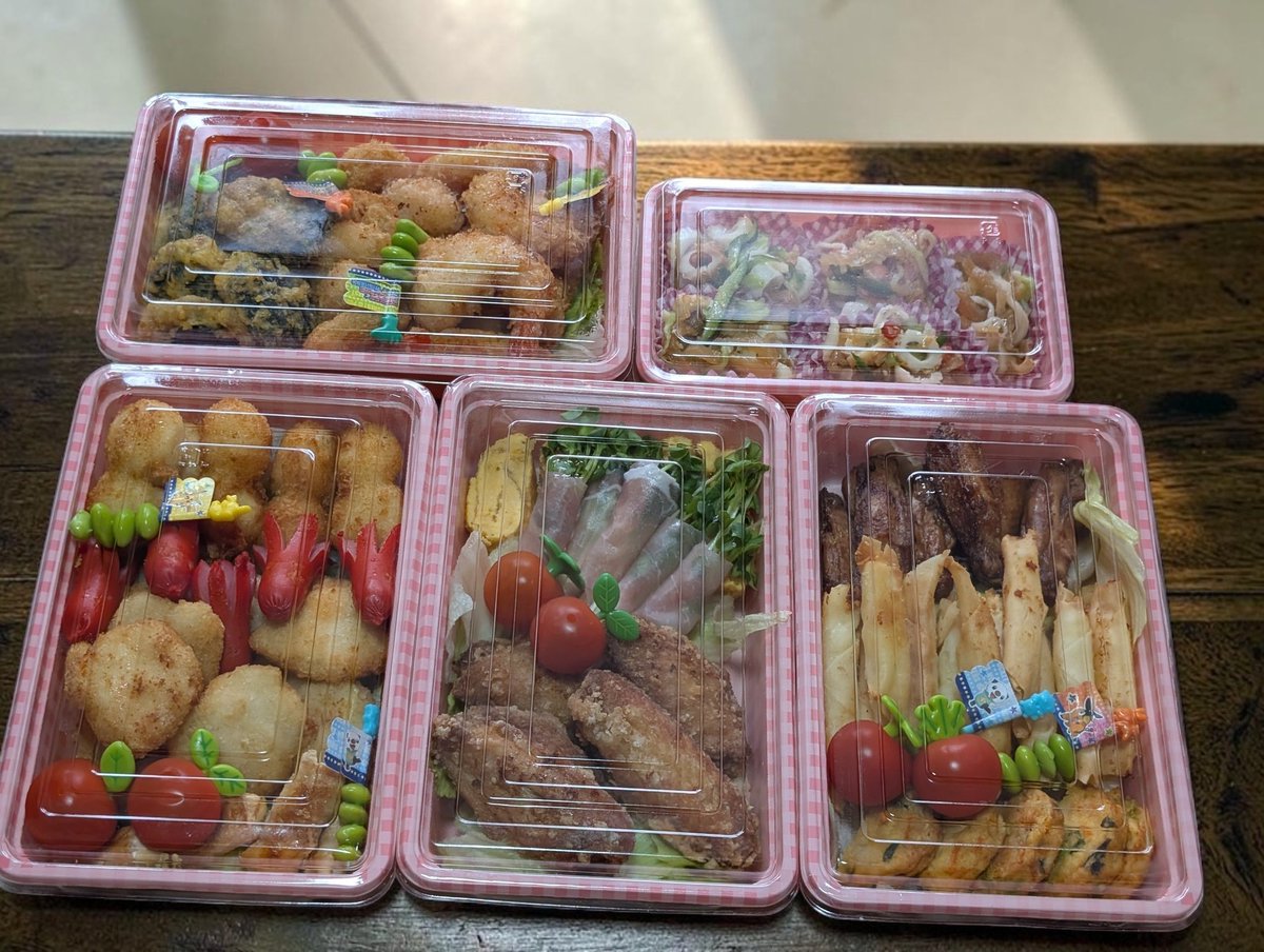 ymr3143's tweet photo. 昨日は恒例の安平うまか祭り。今年も早めに行き特等席ゲット😊😍当明け当明けで4時に起きお弁当朦朧としながら作った。主水さんも焼きそば作ってきてくれた。今年の花火も素晴らしかった✨️
#安平うまか祭り https://t.co/sGWZiRz4aU