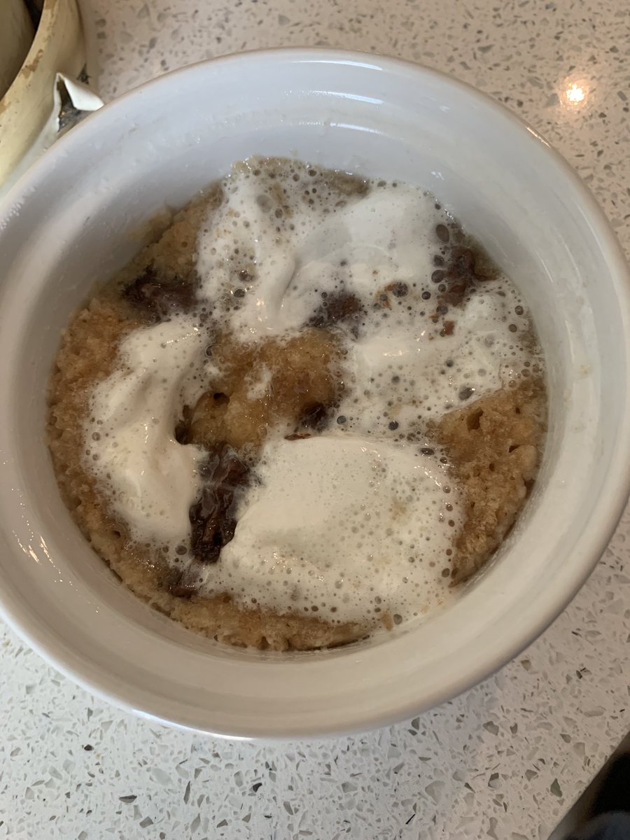 sttawbrry's tweet photo. smores mug cake
~211 cals

#edtwtㅤ https://t.co/hXlvOrOqYd