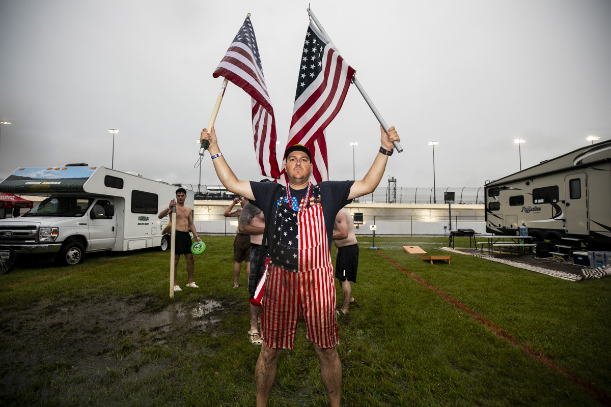 VincentDJohnson's tweet photo. Happy 250th Birthday America!
From the mud &amp; beer soaked infield of the Chicagoland Speedway. There's nothing quite like a rain delay at @NASCAR. As fans wait for the Cuervo 300 to start in Joliet, Illinois. https://t.co/yP1krKCZLK