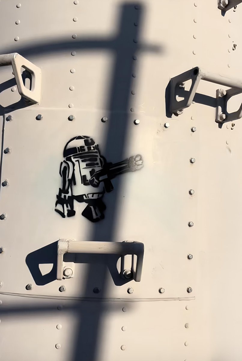 DarthMsOctober's tweet photo. And did you know that R2D2 is real? Happy 4th from the ACTUAL freedom R2D2s, too! (the CIWSs on most Naval Vessels) ✨🇺🇸 https://t.co/u1tMuF28XB