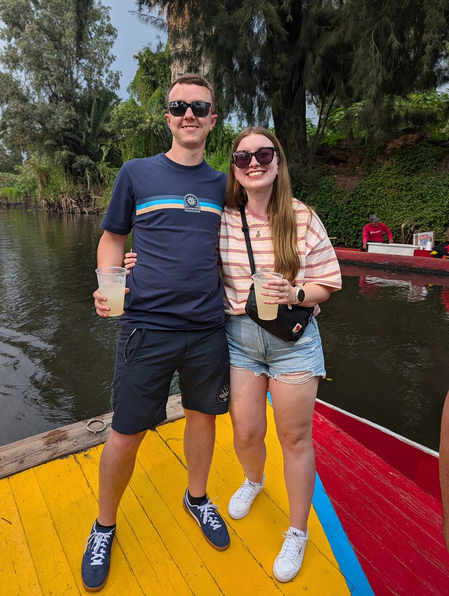 charlottej1904's tweet photo. The best £38 spent on a Mexican booze cruise afternoon 🇲🇽 🏴󠁧󠁢󠁥󠁮󠁧󠁿 https://t.co/7US88S9ouq
