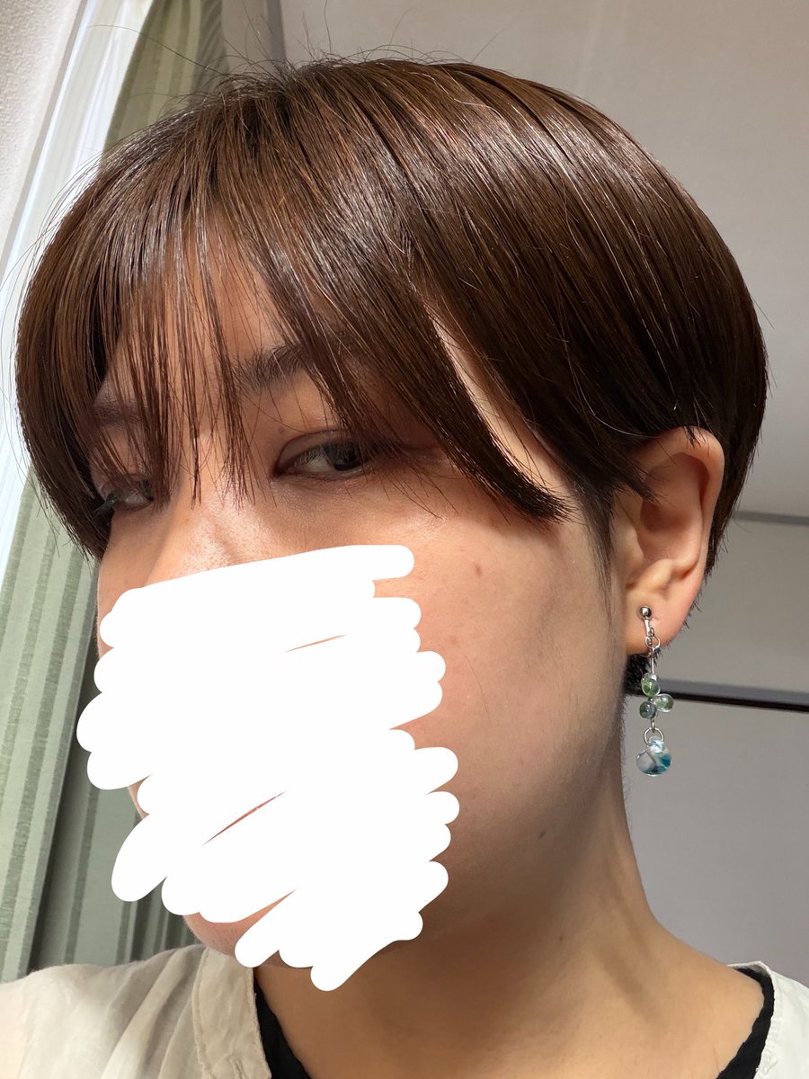 fk16162's tweet photo. イヤリング着けてみた！！！かーわーいーいー！！！(((o(*ﾟ▽ﾟ*)o)))
(鏡が汚いのは目をつぶってちょ…) https://t.co/qMrujpnXow