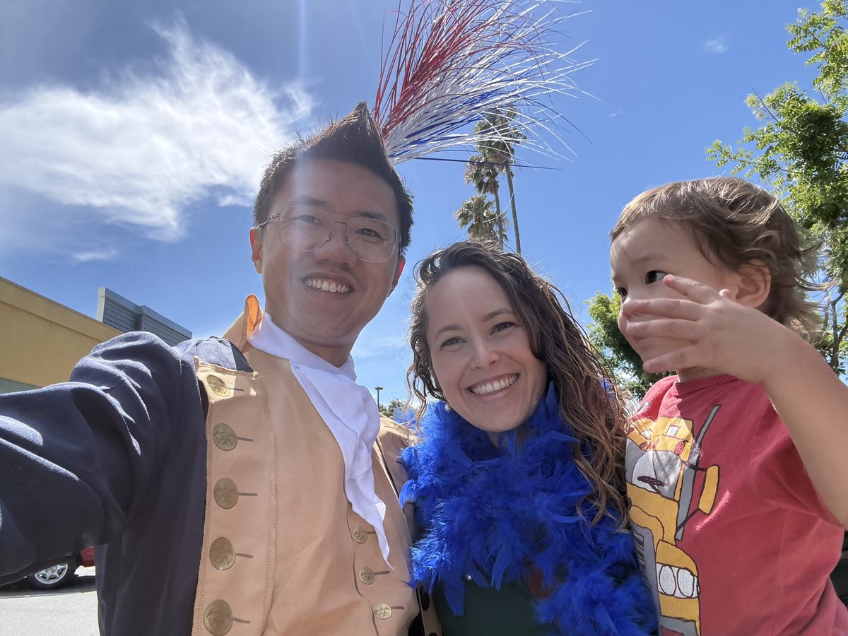 ProfKuang's tweet photo. My first Independence Day as a US citizen. I came here 2005 an awkward non-English speaking teenager. I naturalized exactly 20 years later. 

Thank you to so many amazing Americans that helped me on the way, of all colors and accents. On this July 4th, I’m reminded that this is a country that rewards hardwork, merit, bold imagination and the enterprising spirit. No matter your color and no matter your accents. 

I’m also reminded that such values are not to be taken for granted, but to be treasured and fought for. 

Happy birthday 🇺🇸🇺🇸🇺🇸