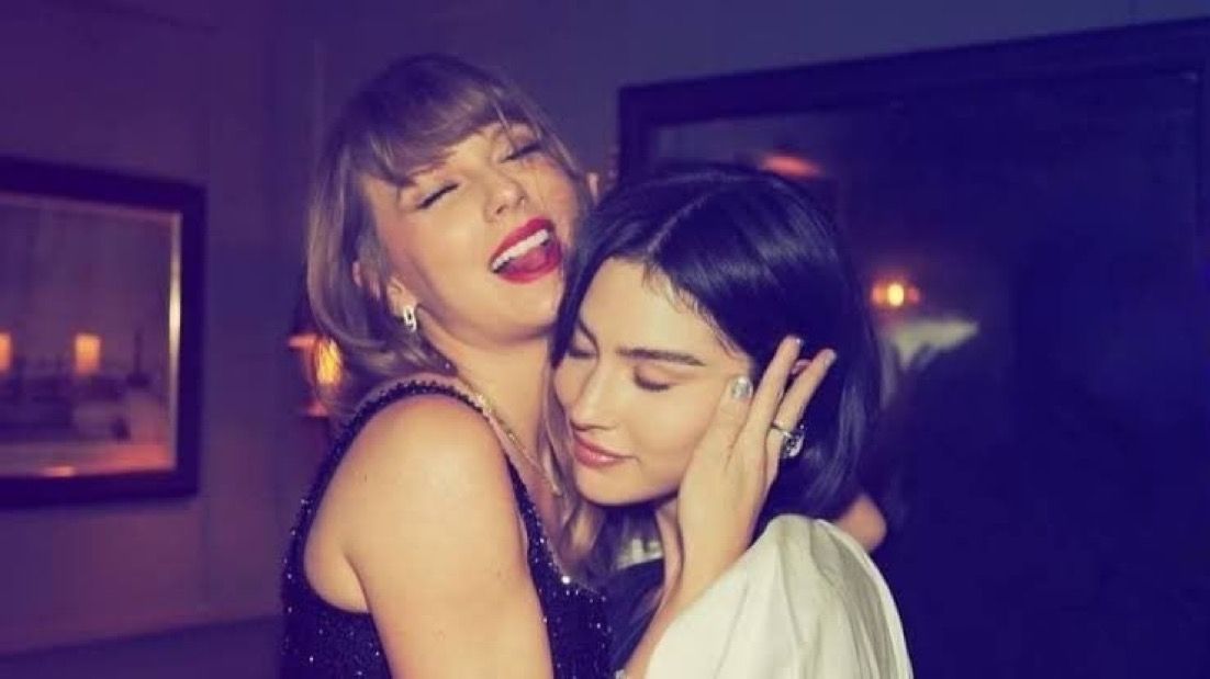TheSwiftSociety's tweet photo. 🏆| "us." by Gracie Abrams and Taylor Swift has now surpassed 300 MILLION Spotify streams! https://t.co/7C22D5vYWH