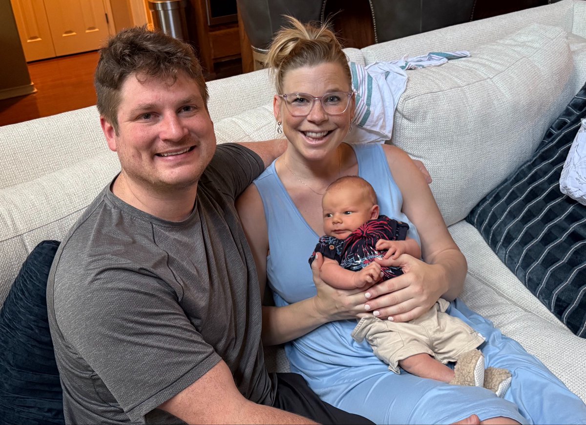 esherifftv's tweet photo. Happy 4th of July. Born in the USA!🇺🇸 ❤️🧨 https://t.co/t4HZH55kuh