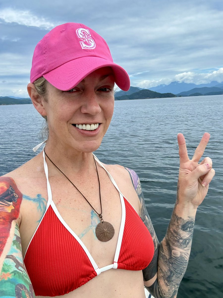 trl807's tweet photo. Canadian Tracy 😁🇨🇦❤️ https://t.co/TXtMQ8FlWV