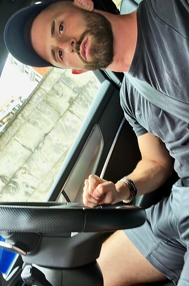 bulgespotter's tweet photo. POV @avcaal is your Uber driver π #bulge #bulgespotter #bulgespotting #uberdriver https://t.co/0NLkIn94KY
