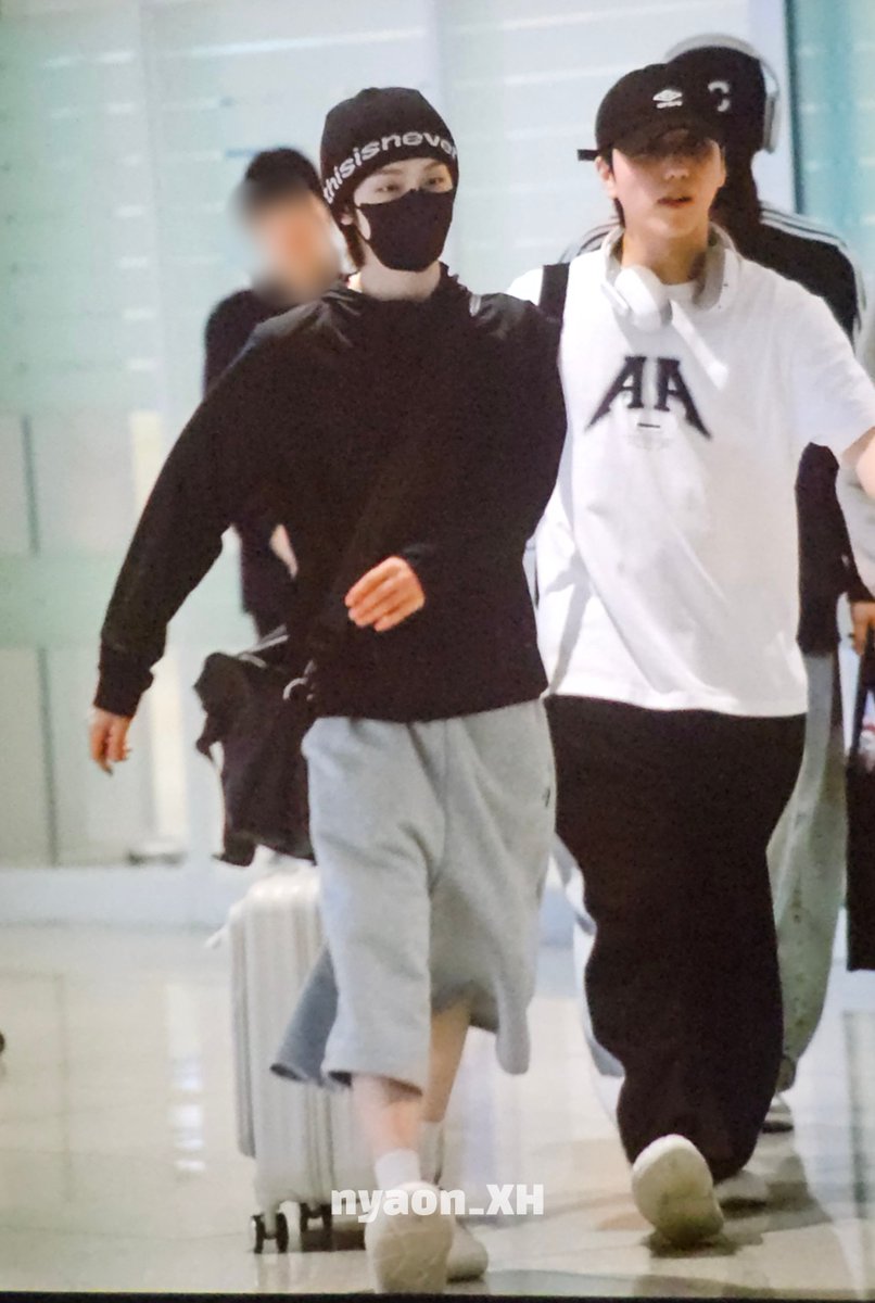 nyaon_XH's tweet photo. 260705
오늘 되게 위풍당당하게 나오심 
#Xdinaryheroes​ #Gaon​ #엑스디너리히어로즈​ #가온​ #엑디즈​ #지석 https://t.co/LWjDysnjld