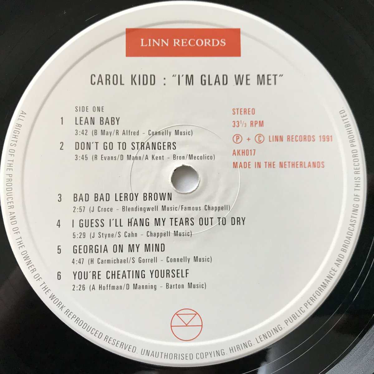 midorix_79's tweet photo. 【UKオリジナル盤】LP / Carol Kidd I'm Glad We Met / Linn Records AKH017
英国ジャズ・ヴォーカルの名盤。Linn Recordsならではの高音質も魅力のUKオリジナル盤。
#CarolKidd #ImGladWeMet #LinnRecords #JazzVocal #UKOriginal #レコード #アナログ盤 #ジャズ
https://t.co/RvdzhiXoGL https://t.co/agHgxbGplw