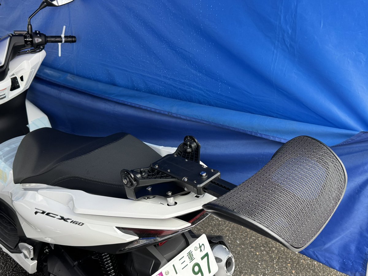 k_nin1000's tweet photo. 8耐ブース巡り
KAZEガチャはE勝ハンドタオルでした！
TANAXの新製品背もたれは寝れるらしい😂 https://t.co/gaPKTj2FJP