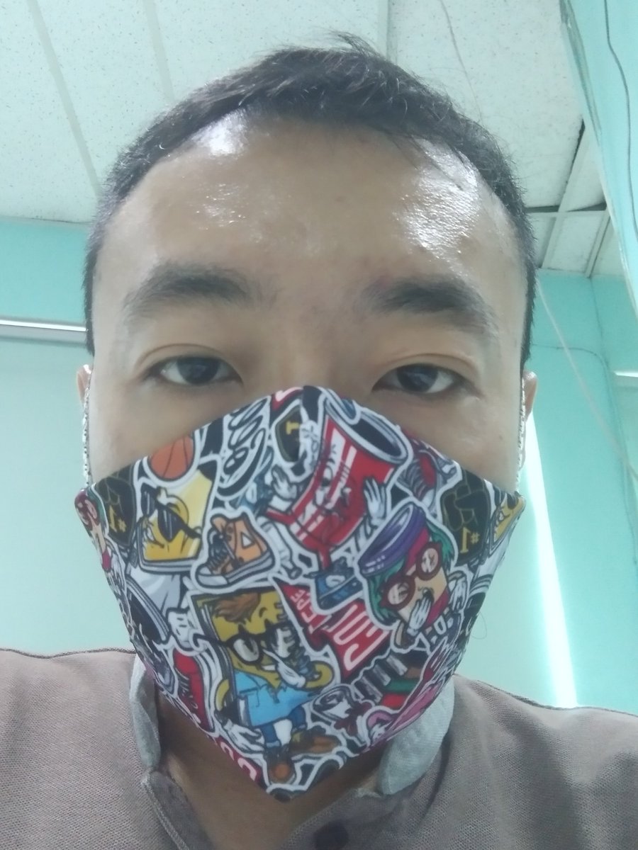 Dariusvictor's tweet photo. Waktu itu pakai masker kain krn masker medis lagi mihil2nya. https://t.co/Cv8LcmDirS