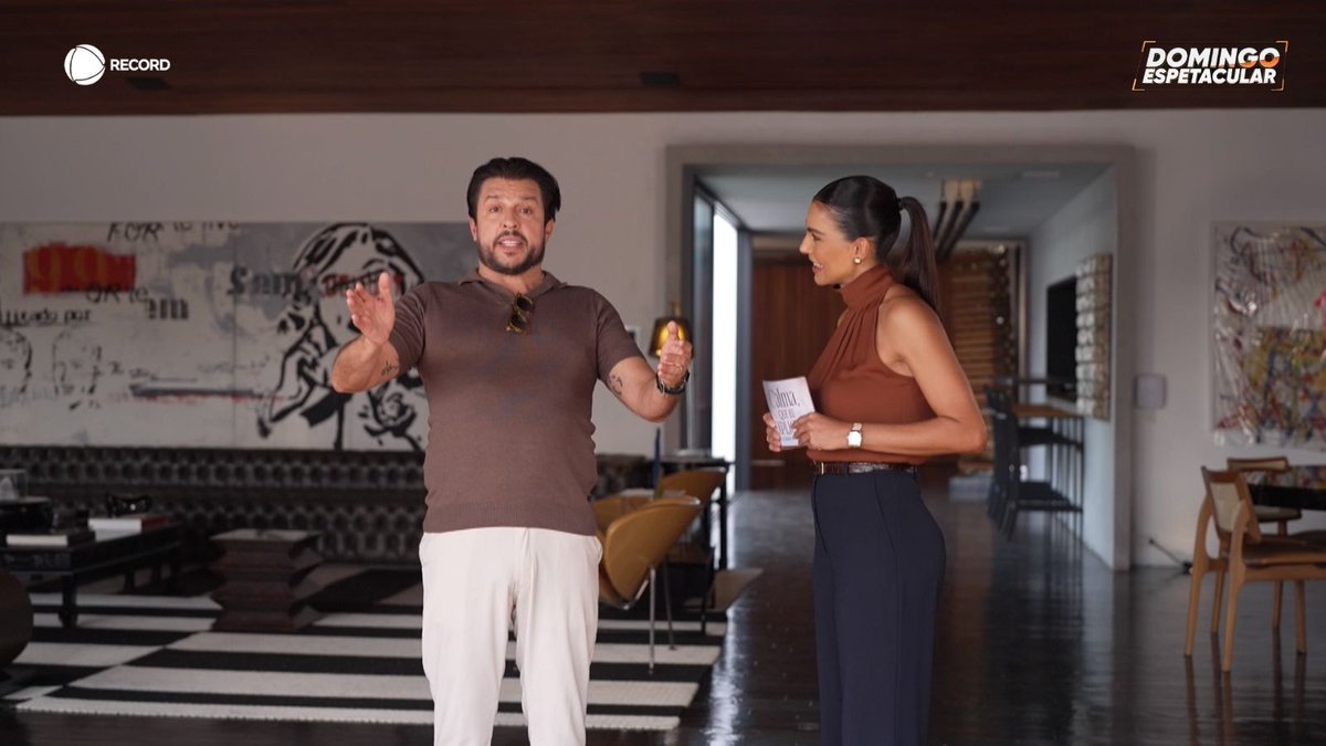 DomEspetacular's tweet photo. PEGA LEVE! | No episódio de #CalmaQueEuExplico desta semana, Cíntia Chagas recebe Ceará para uma conversa muito divertida sobre os eufemismos - uma forma mais suave e sútil de dizer algo.
O humorista participa de desafios para testar seus conhecimentos sobre o tema. E, claro, conta histórias da carreira e bastidores das imitações que marcaram sua trajetória.
👉 Não perca! É neste domingo (5), às 19h30, logo após o #CineRecordEspecial.
#ReportagensDE #RECORD #CíntiaChagas #Ceará #DomingoEspetacular