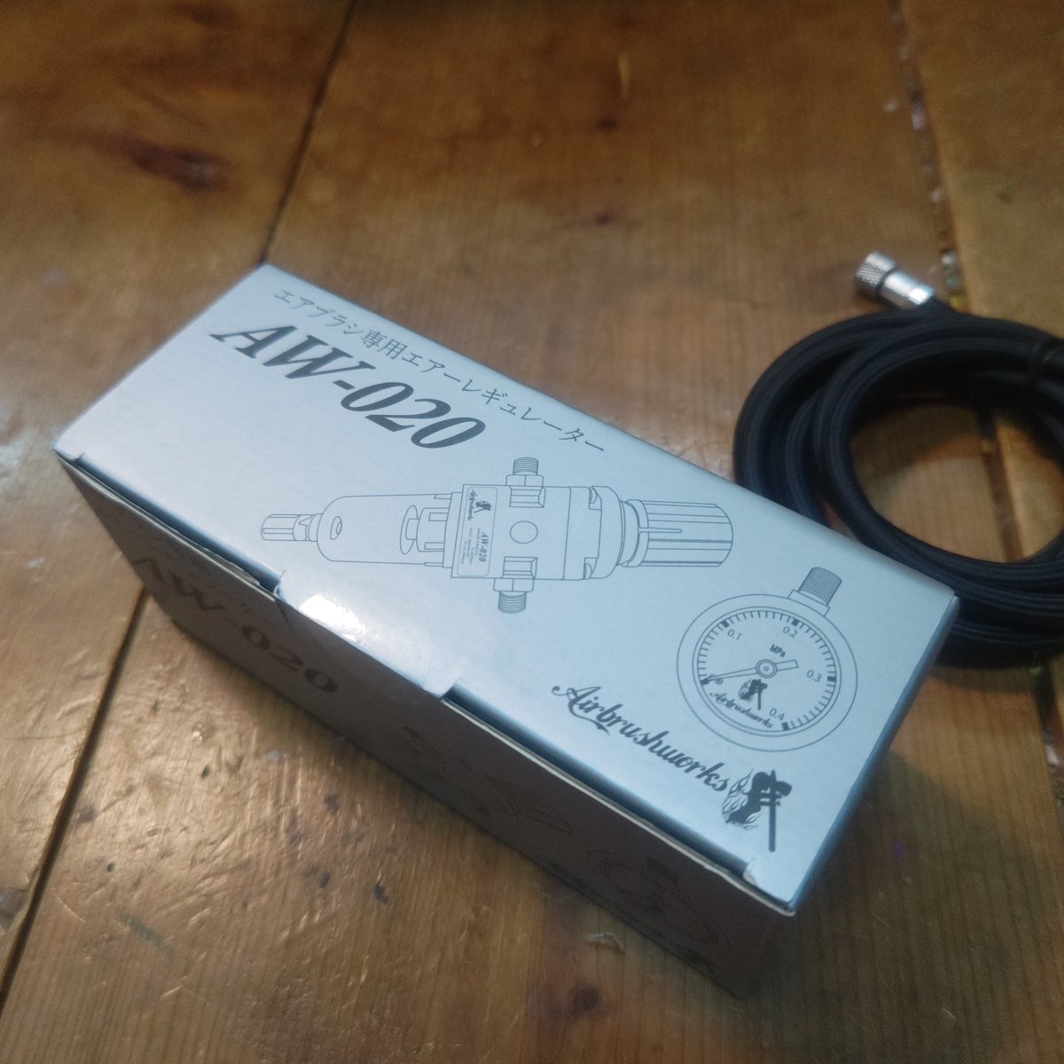Monster888's tweet photo. AW-020　エアブラシ用レギュレターってのに交換しました
圧の管理超容易
ホースも8mmになり全体的にロスが減り本来の出力に
水抜き性能も良い　
めっちゃ変えてよかった https://t.co/QW9zI7xmaQ