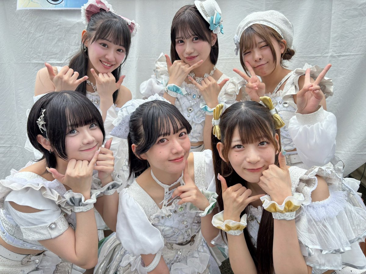 tebasen_info's tweet photo. ∘₊✧──────✧₊∘

 #超NATSUZOME2026

  ∘₊✧──────✧₊∘

このあと10:15-10:30 SOMARIステージでライブです💥
手羽先センセーションと一緒に夏、初めていきましょう‼️‼️

#手羽先センセーション
#手羽センの夏2026 https://t.co/YHEzqiRSIx