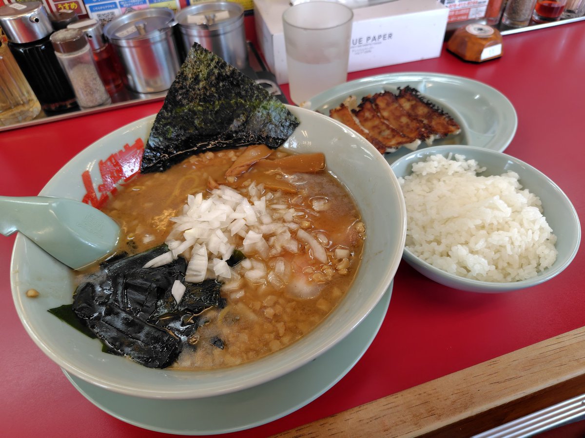 toyamainf's tweet photo. ラーメンに餃子付けるかどうかめちゃくちゃ悩むのに
1000万分の株は雰囲気で買ってしまう

最近、金銭感覚バグってる https://t.co/IOhWQWJavP