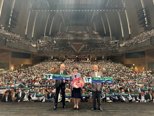 tomozo067's tweet photo. 『公職選挙法違反』ですよね？😑
#そこをどけ https://t.co/Eff0iwwduD