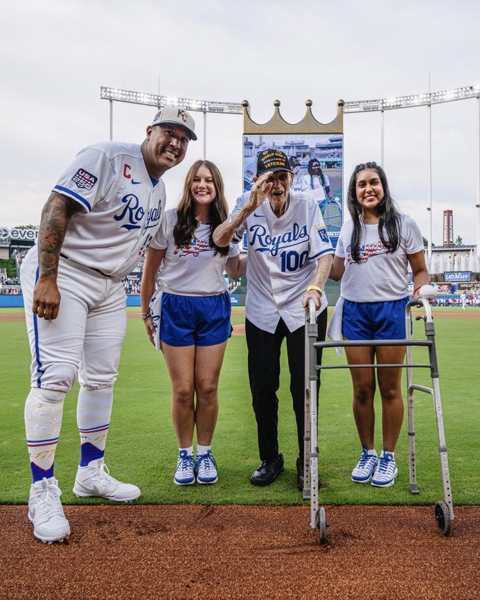 Royals's tweet photo. Honored to have World War 2 veteran, Harold Jackson, throw out the first pitch to help us celebrate Independence Day. 💙

Thank you for your service, Harold! https://t.co/ngDXPZLFb3