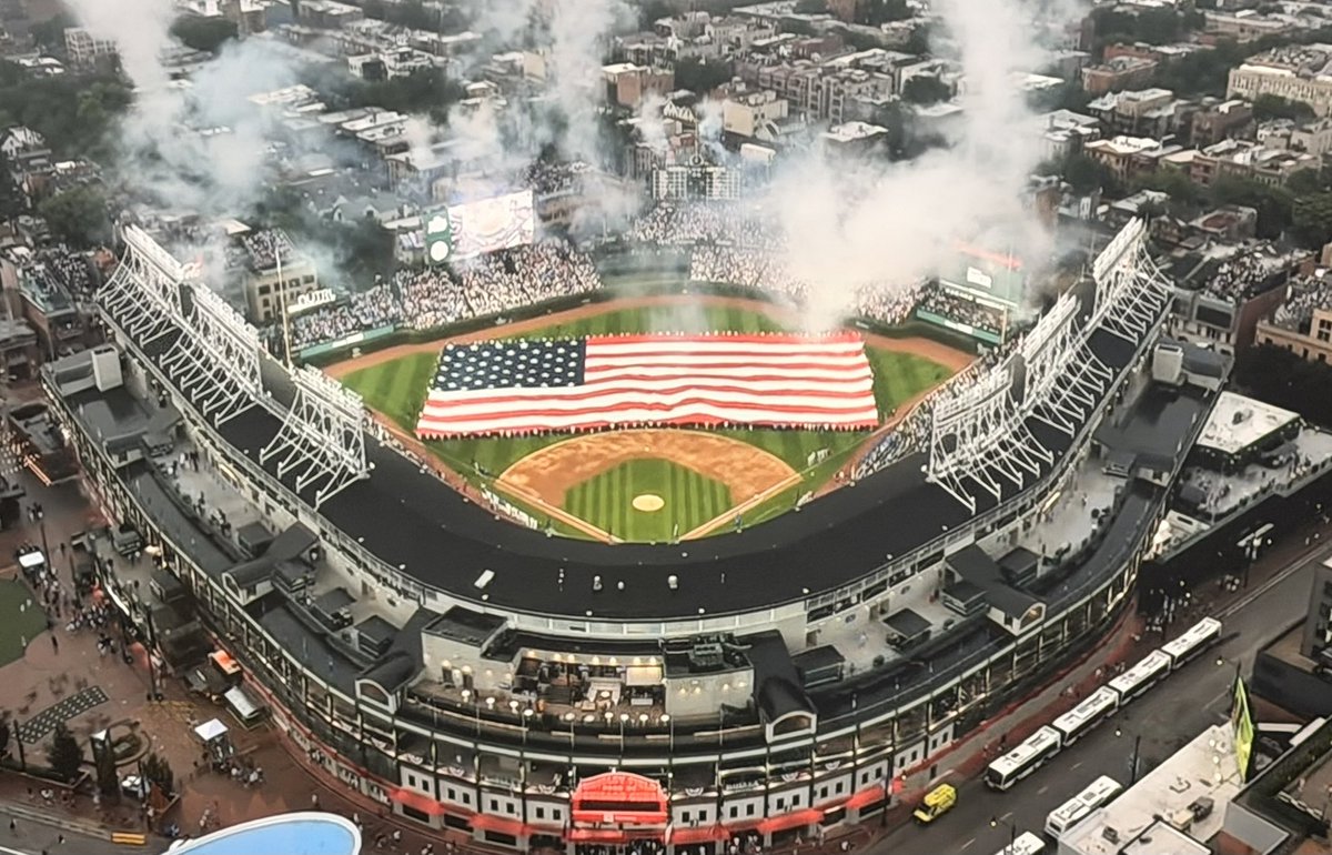 obvious_shirts's tweet photo. Absolutely incredible. Happy 4th!! https://t.co/EWmCZZ6jYd