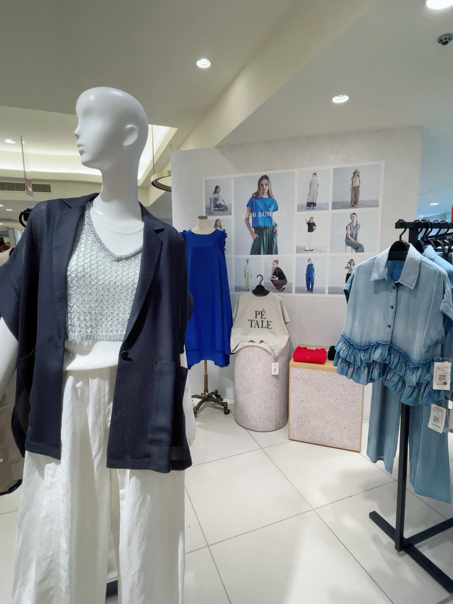 nyarinnao's tweet photo. 本日もよろしくお願いいたします💙

横浜髙島屋4階
ディニテコリエ🌈

#Modestyworks https://t.co/D337inXY90